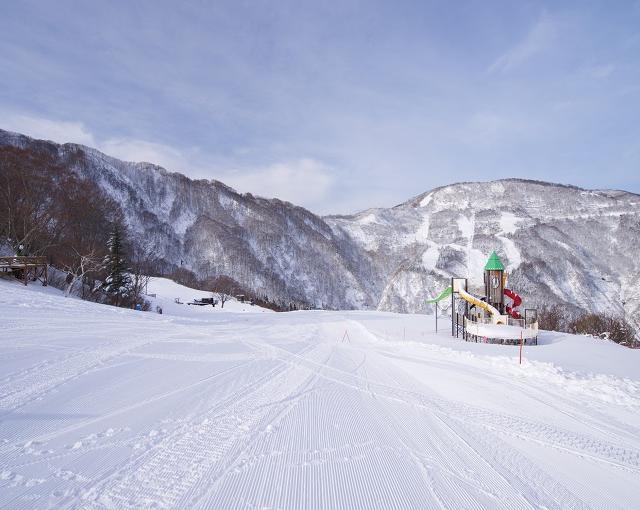 越後湯沢の住み込みスキー場バイト（スキー場のレストラン、リフトなど）の画像４