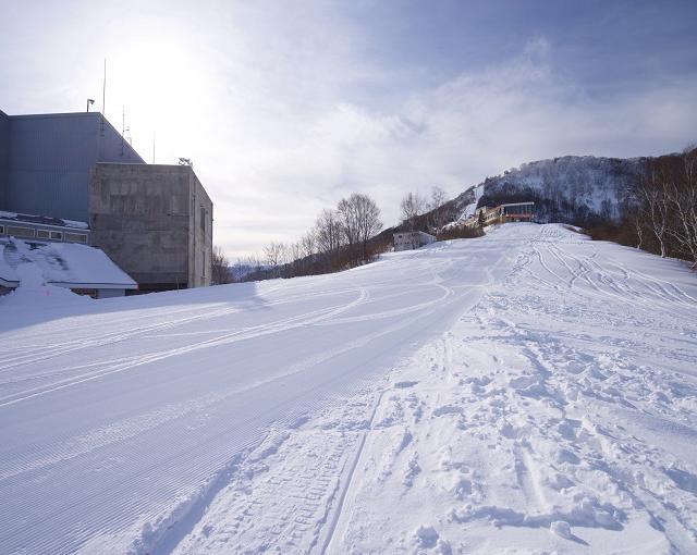 越後湯沢の住み込みスキー場バイト（スキー場のレストラン、リフトなど）の画像５