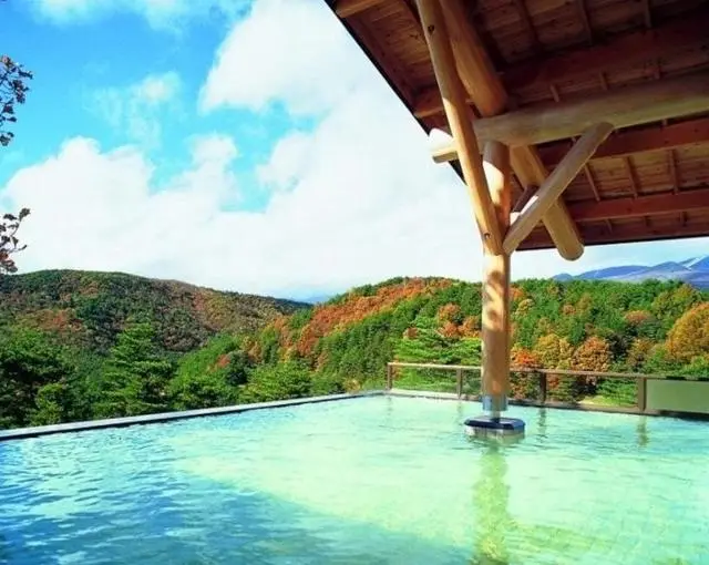 嬬恋高原の住み込みリゾートバイト（ホテルのレストラン、調理など）の画像２