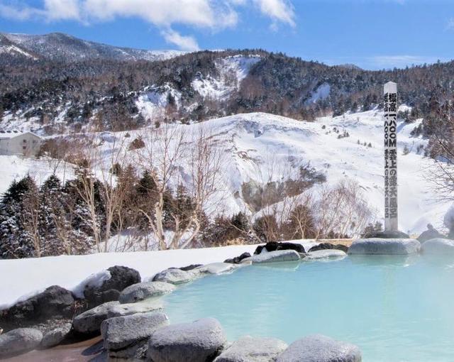 万座温泉の住み込みスキー場バイト（スキー場のリフト、レストランなど）の画像２