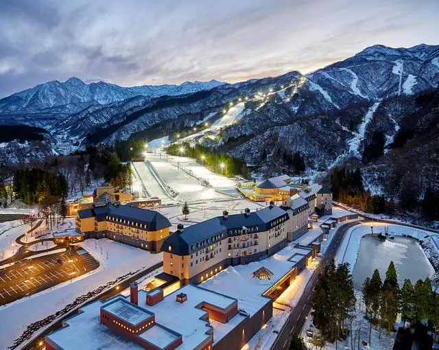 妙高の住み込みスキー場バイト（スキー場のリフト、アクティビティなど）の画像２