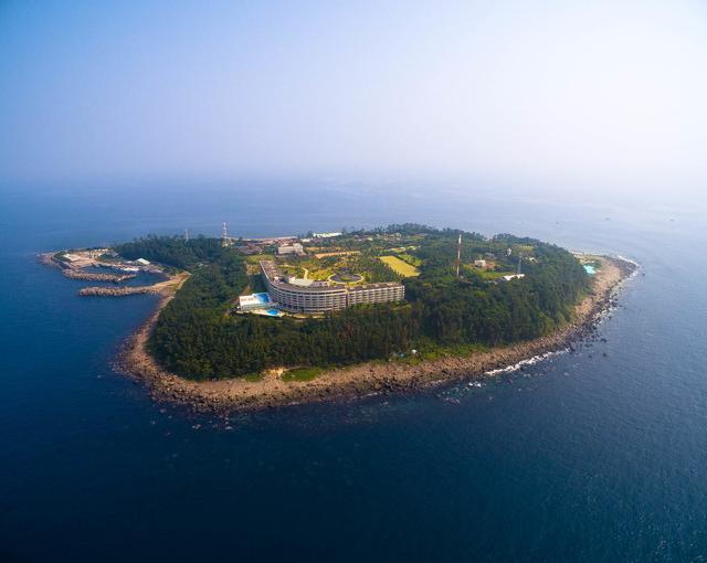 初島の住み込みリゾートバイト（ホテルのレストラン、ベルなど）の画像２