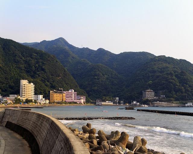 土肥温泉の住み込みリゾートバイト（旅館のレストラン・フロントなど）の画像２