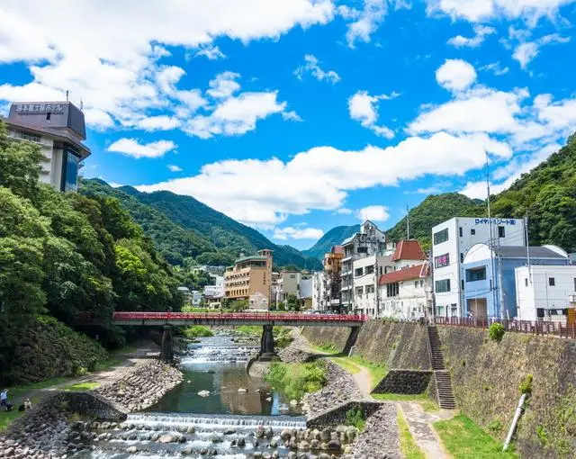箱根の住み込みリゾートバイト（ホテルのレストラン・ベルなど）のサブ画像１