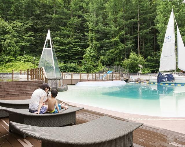 北湯沢の住み込みリゾートバイト（ホテルのプールやアクティビティ受付）の画像２