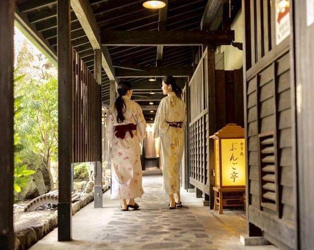 【旅館のお仕事】