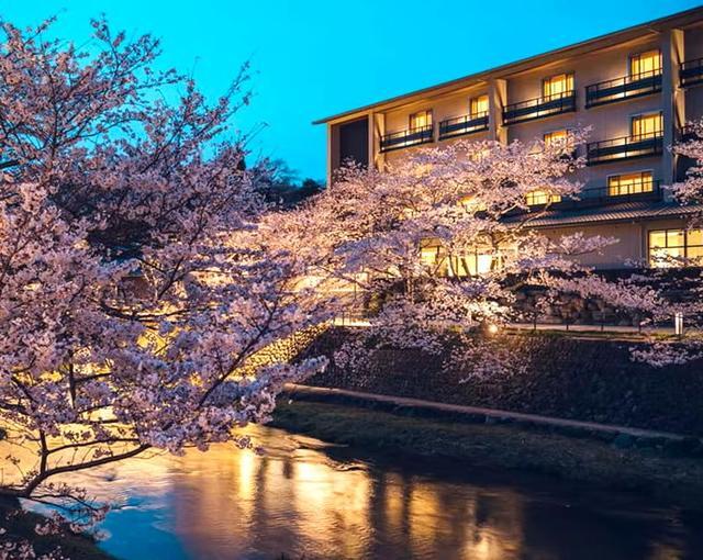 【旅館のお仕事】
