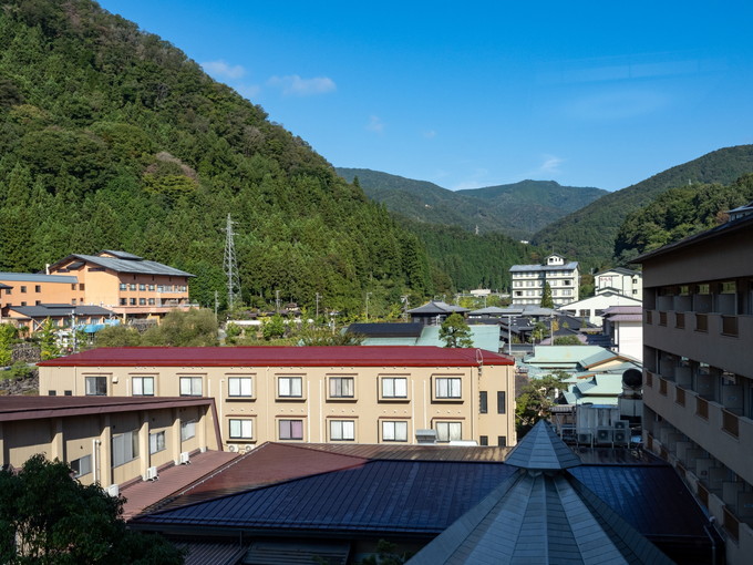 昼神の住み込みリゾートバイト（【旅館のお仕事】）のサブ画像１