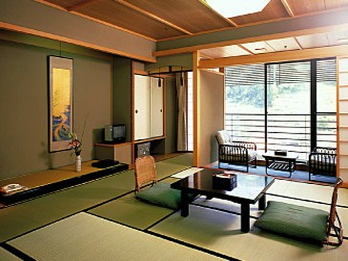 湯村温泉の住み込みリゾートバイト（旅館の全般業務）のサブ画像１