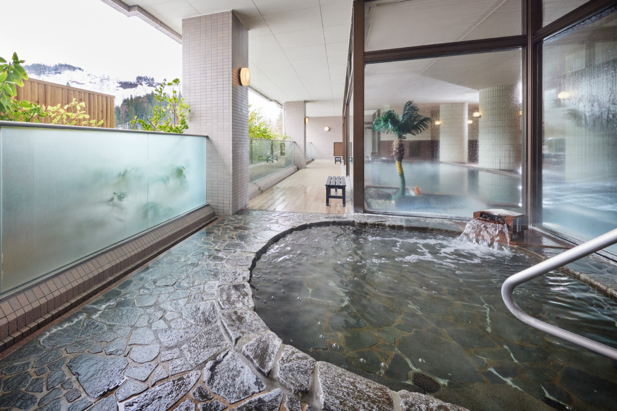 越後湯沢の住み込みスキー場バイト（スキー場のリフト係やパトロールなど）のサブ画像３