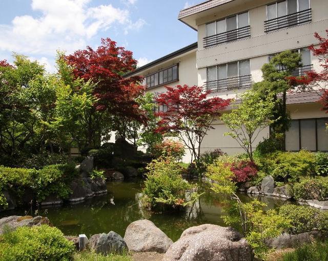 十和田湖の住み込みリゾートバイト（ホテルの調理）の画像３